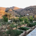 Resort Kea Retreat Orkos